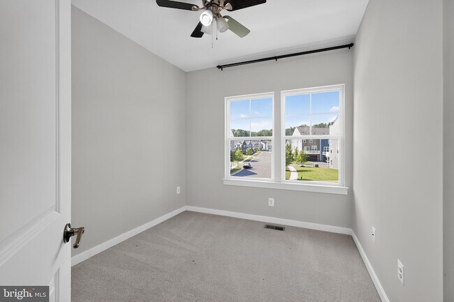 Building Photo - 1743 Autumn Maple Leaf Dr