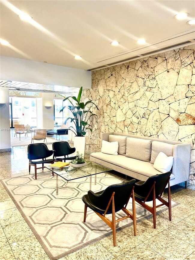 Building Photo - 780 NE 69th St