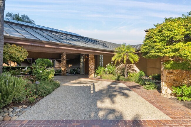 Building Photo - 21 Deer Oaks Ct