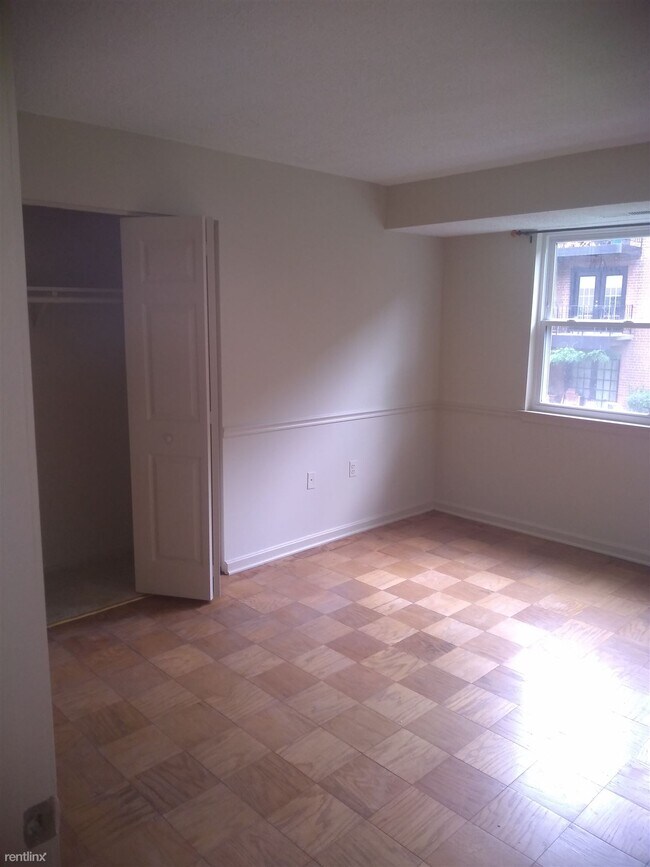 Building Photo - 2 br, 1 bath Condo - 5913 Mayflower Court T3