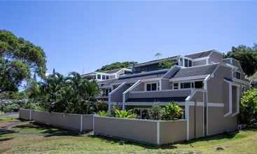 Building Photo - Spacious, Fully Renovated, 3 bedroom 2 bat...