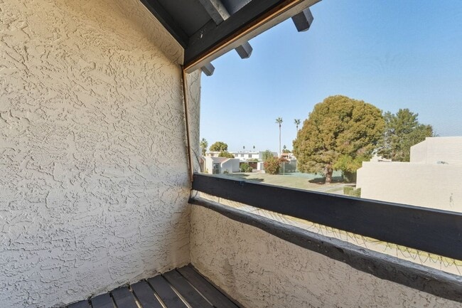 Building Photo - Beautiful 3-Bedroom Townhome in Northern Manor West