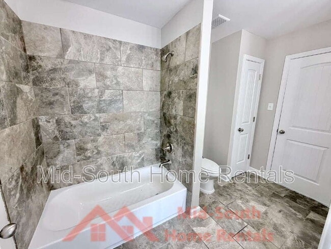 Building Photo - 7472 Kylan Dr