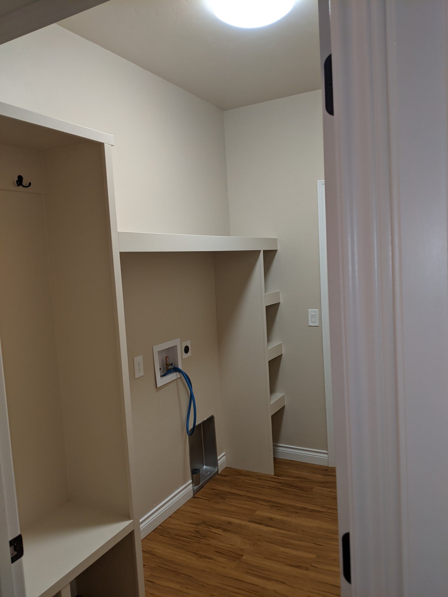 Laundry Room / Mud Room - 5609 Franklin Dr
