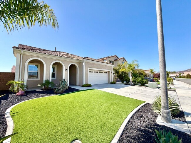 Building Photo - Spacious Heritage Lake Home with Solar & Main-Level Primary Suite