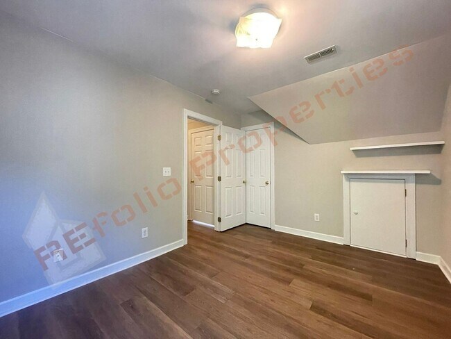 Building Photo - 413 Perry Creek Dr