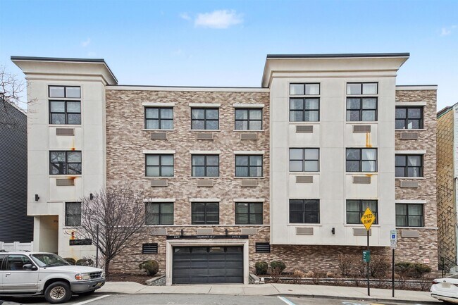 Building Photo - 140-136 36th St