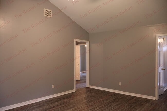Building Photo - 2248 Loreco St