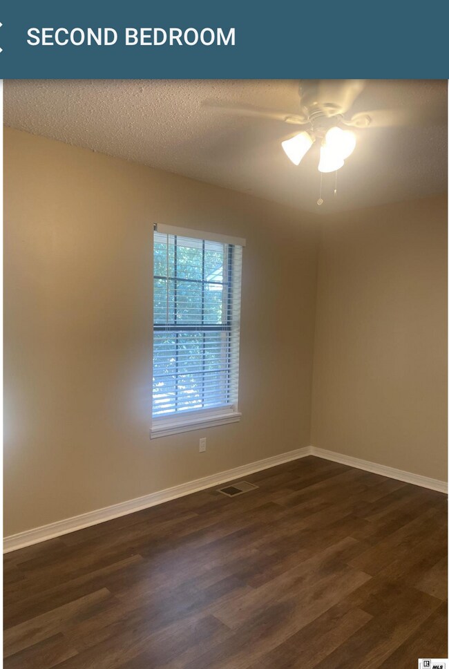 Building Photo - 122 Wellington Pl