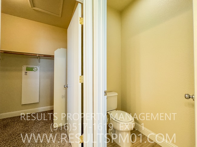 Building Photo - 3 bedroom Lincoln Home in Gated Community