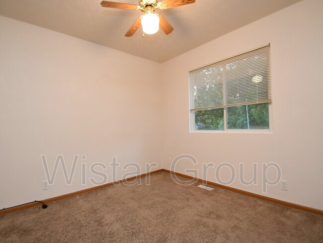 Building Photo - 5116 Read St