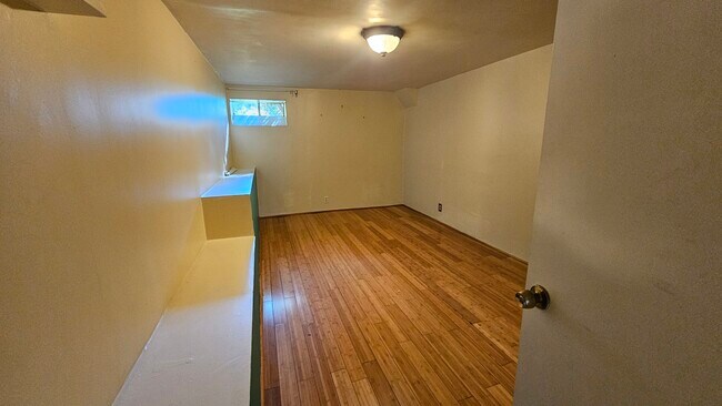 Bedroom - 1417 Nolden St