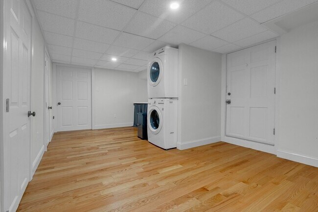 Building Photo - 104 Mishawum Rd