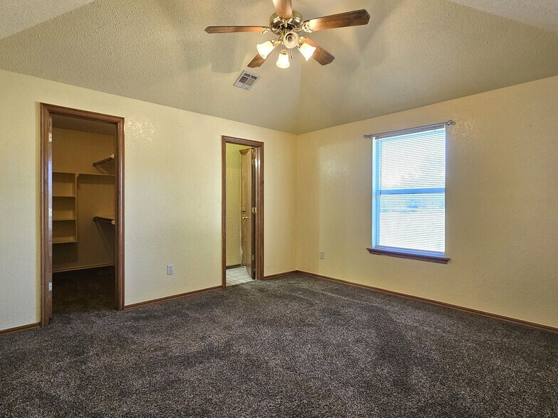 Building Photo - 205 N Eastgate Dr
