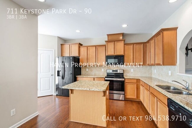 Building Photo - 711 Keystone Park Dr