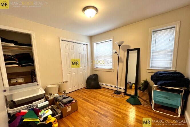 Building Photo - 678 Bennington St