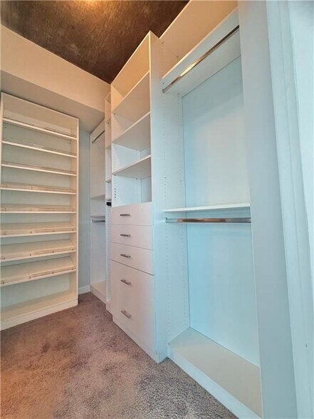 Building Photo - 400 W Peachtree St NW