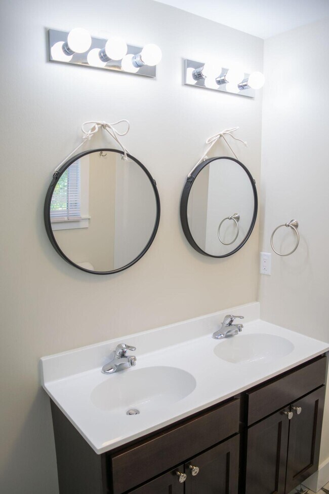 Building Photo - 209 Buffalo St