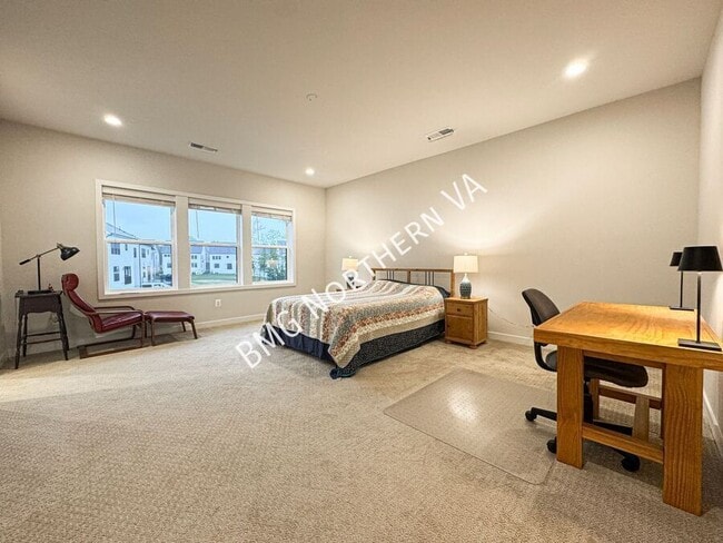 Building Photo - 41684 Carefree Court