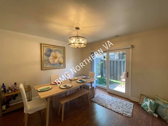Building Photo - 3866 Manzanita Pl