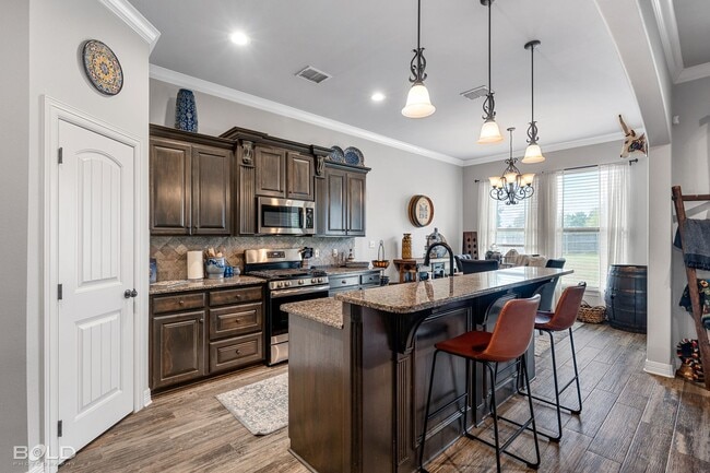 Building Photo - MOVE IN SPECIAL HALF OFF FIRST MONTHS RENT