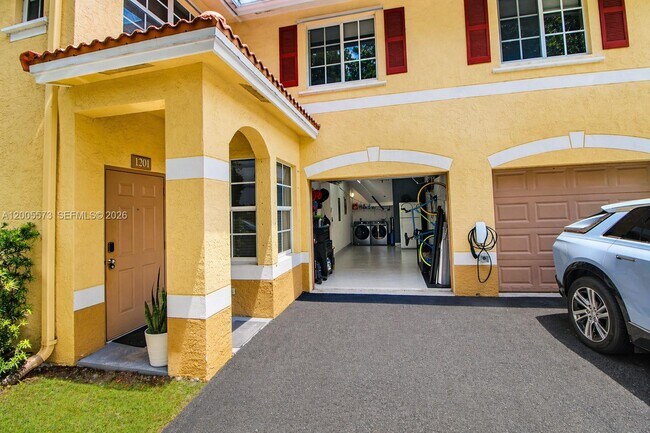 Building Photo - Northeast 8th Avenue, Miami Shores, FL 33138 - 2 BR 2 BA townhouse