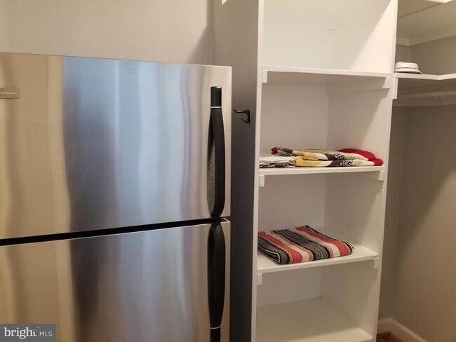 Building Photo - 1021 Arlington Blvd