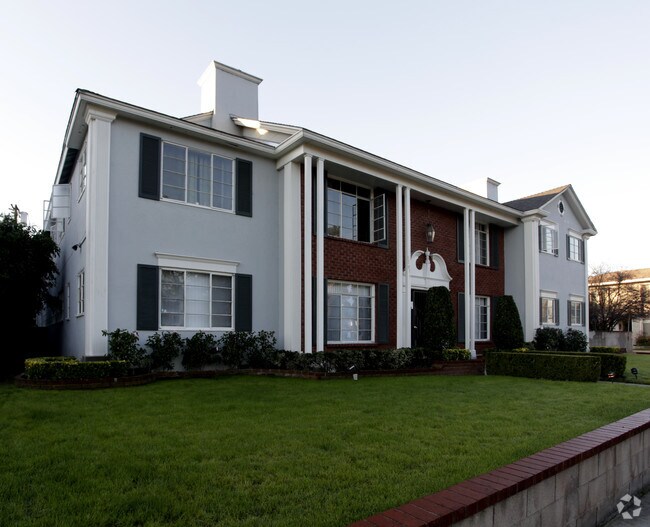 Primary Photo - 12024 Moorpark St