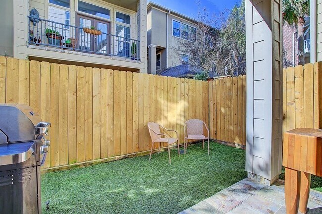 Building Photo - 246 Detering St