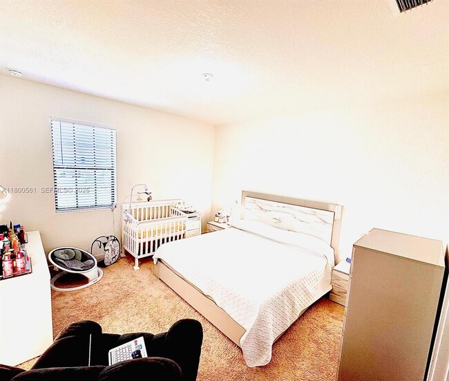 Building Photo - 761 SW 11th St