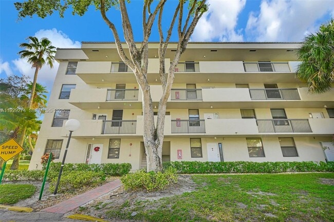 Building Photo - 3150 NW 42nd Ave