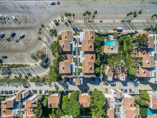 Building Photo - 7235 Marina Pacifica Dr S