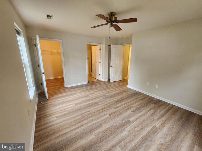 Building Photo - 2029 Windsong Dr