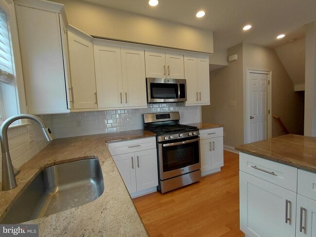 Building Photo - 912 Cemetery Rd