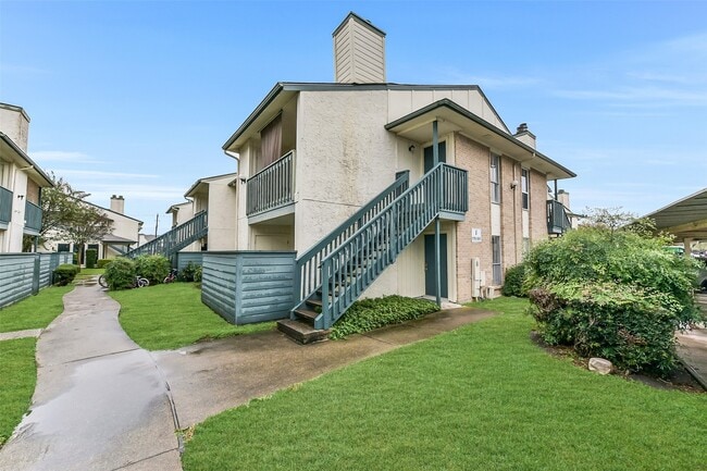 Building Photo - 250 El Dorado Blvd