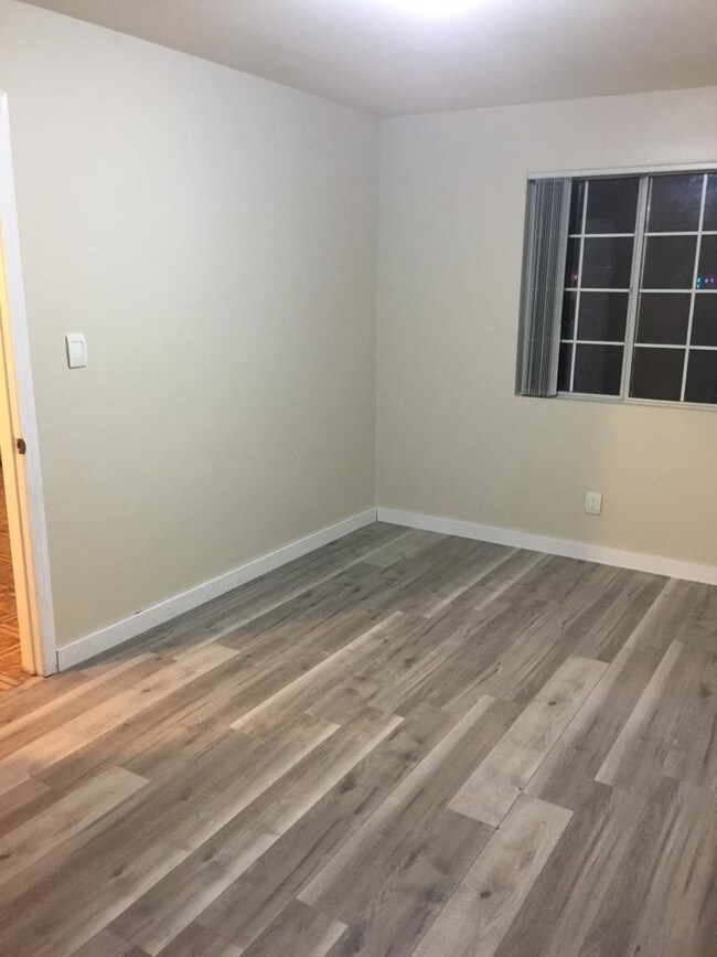 3rd bedroom - 349 W Lomita Ave
