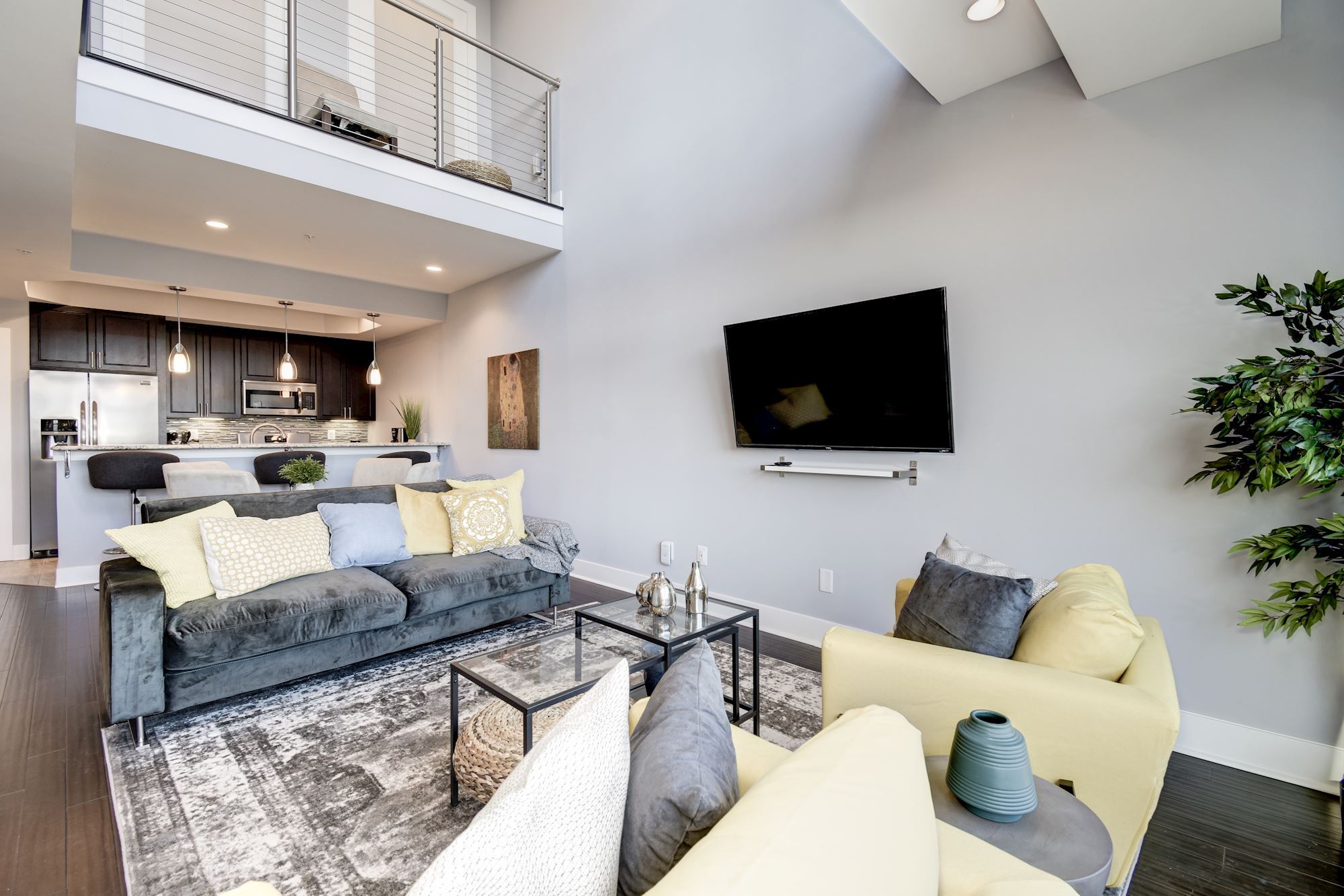 Building Photo - 2122 3rd St NE