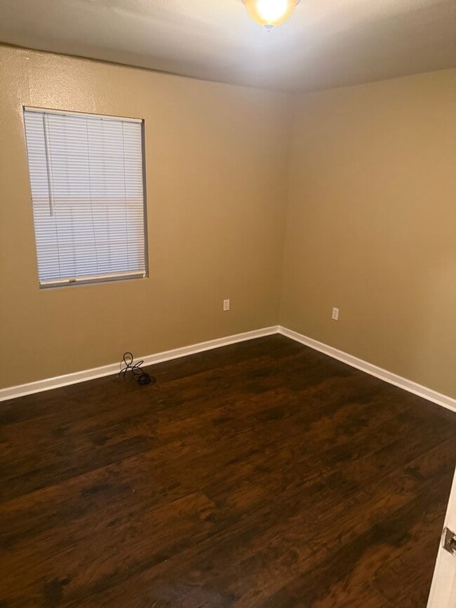 Building Photo - 5730 Cameron Blvd