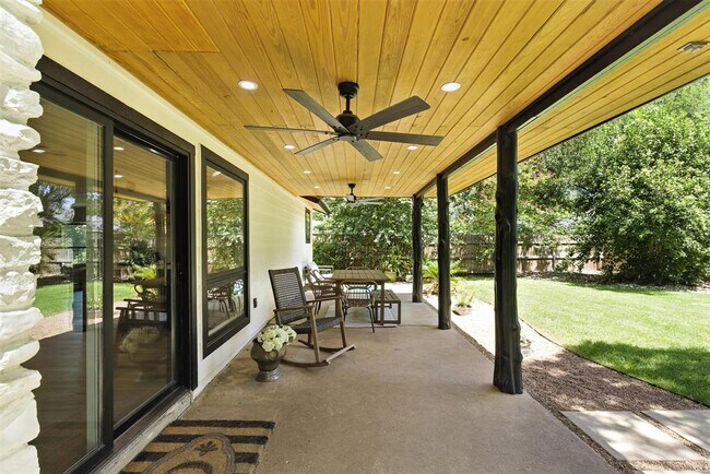 Building Photo - 2403 Gateshead Cir