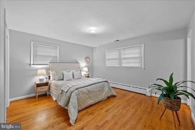 Building Photo - 3035 Hazelton St