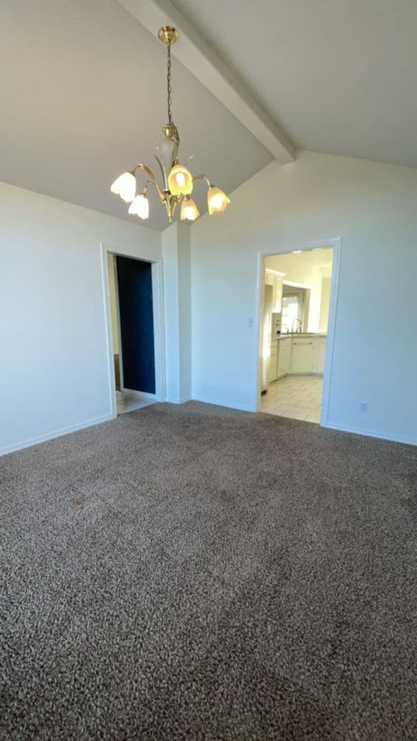 Building Photo - Well-maintained 3-bedroom, 2-bath home in ...