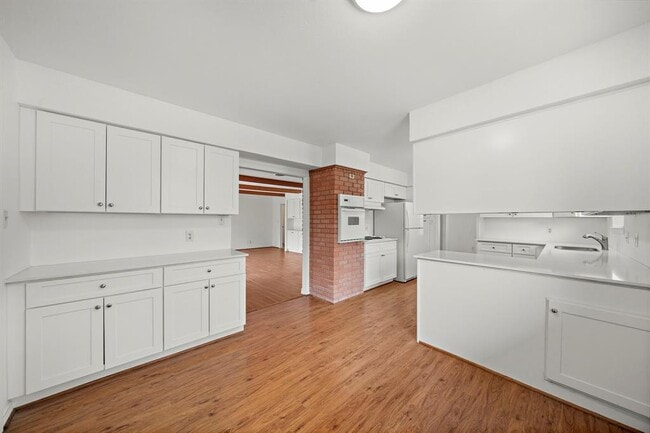 Building Photo - 4802 Braesvalley Dr