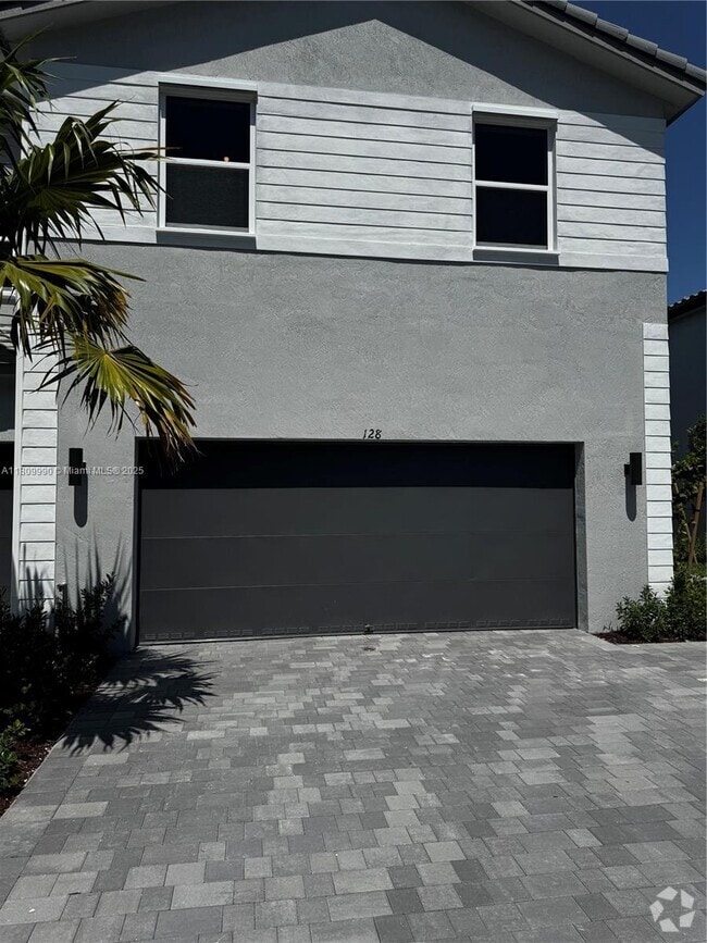 Building Photo - 128 SW 184th Way