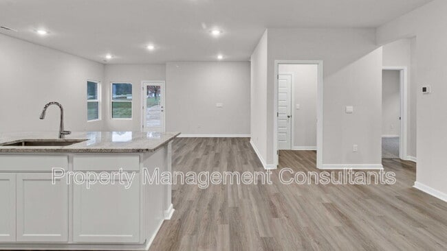 Building Photo - 319 Murphy Ln