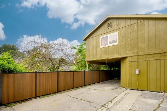 Primary Photo - 10377 McBroom St