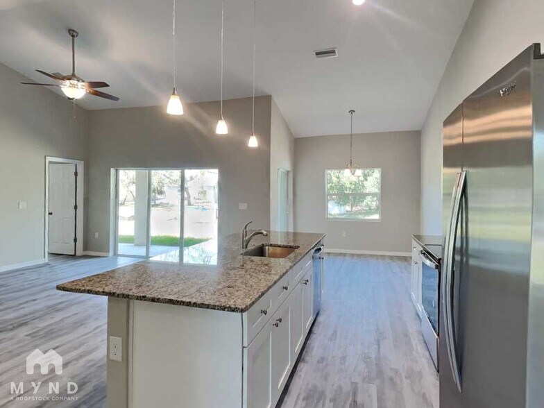 Building Photo - 1862 Franklin Ln