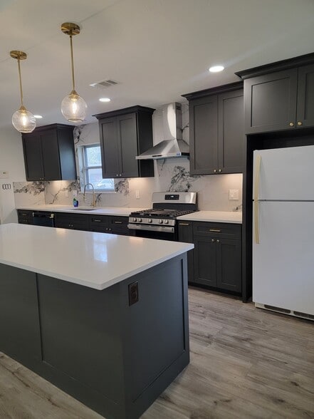 Building Photo - 12354 Nesmith Dr