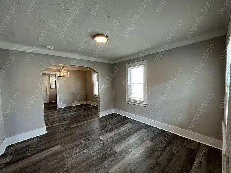 Building Photo - 3355 Curwood St