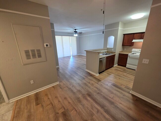Building Photo - 2801 Chancellorsville Dr