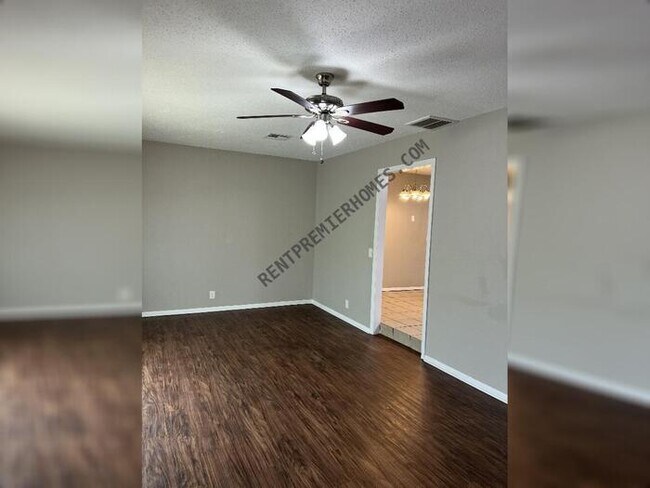 Building Photo - 2529 NW 116th St